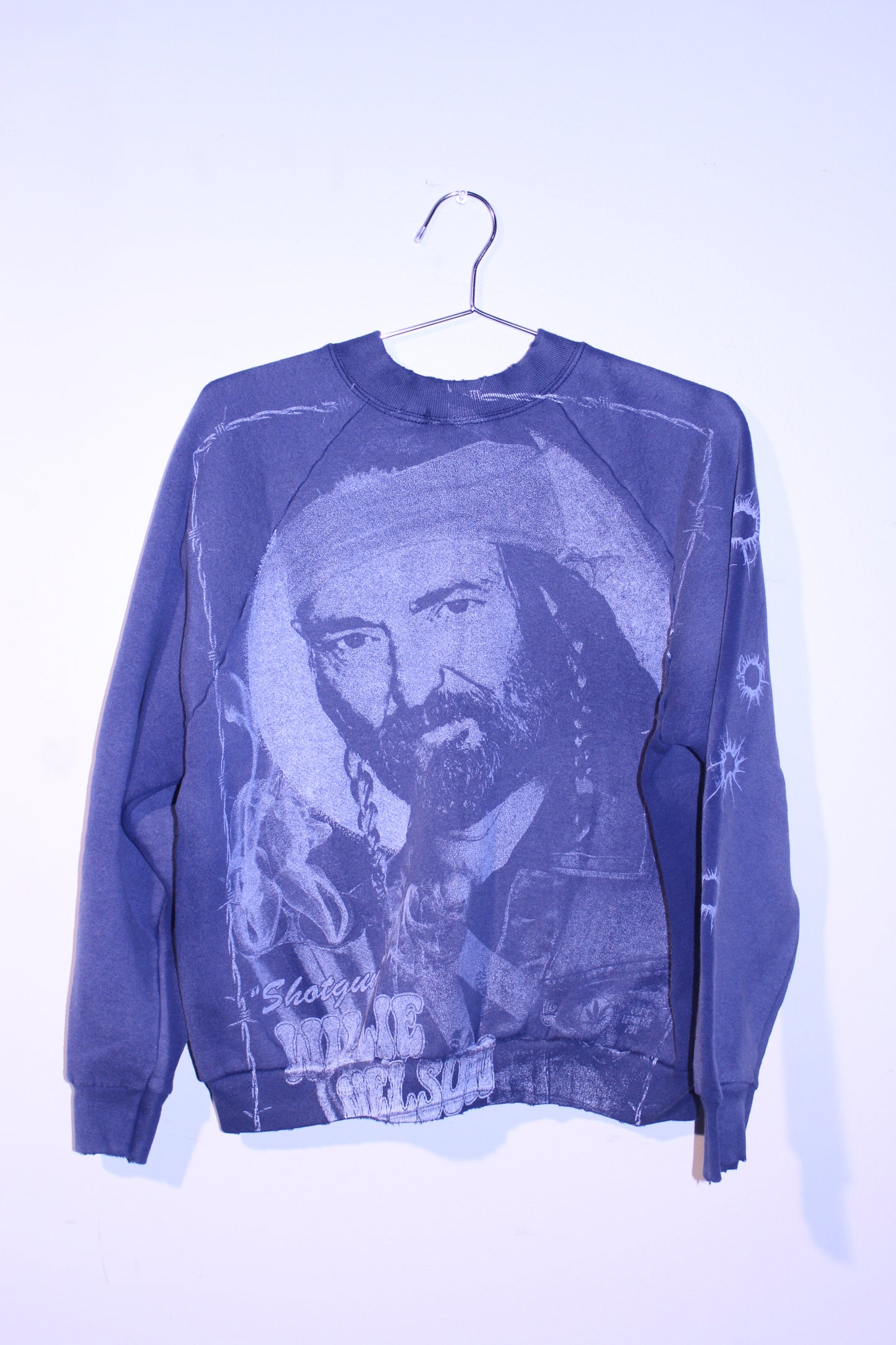 Willie Nelson Faded reverse print sweater (L)