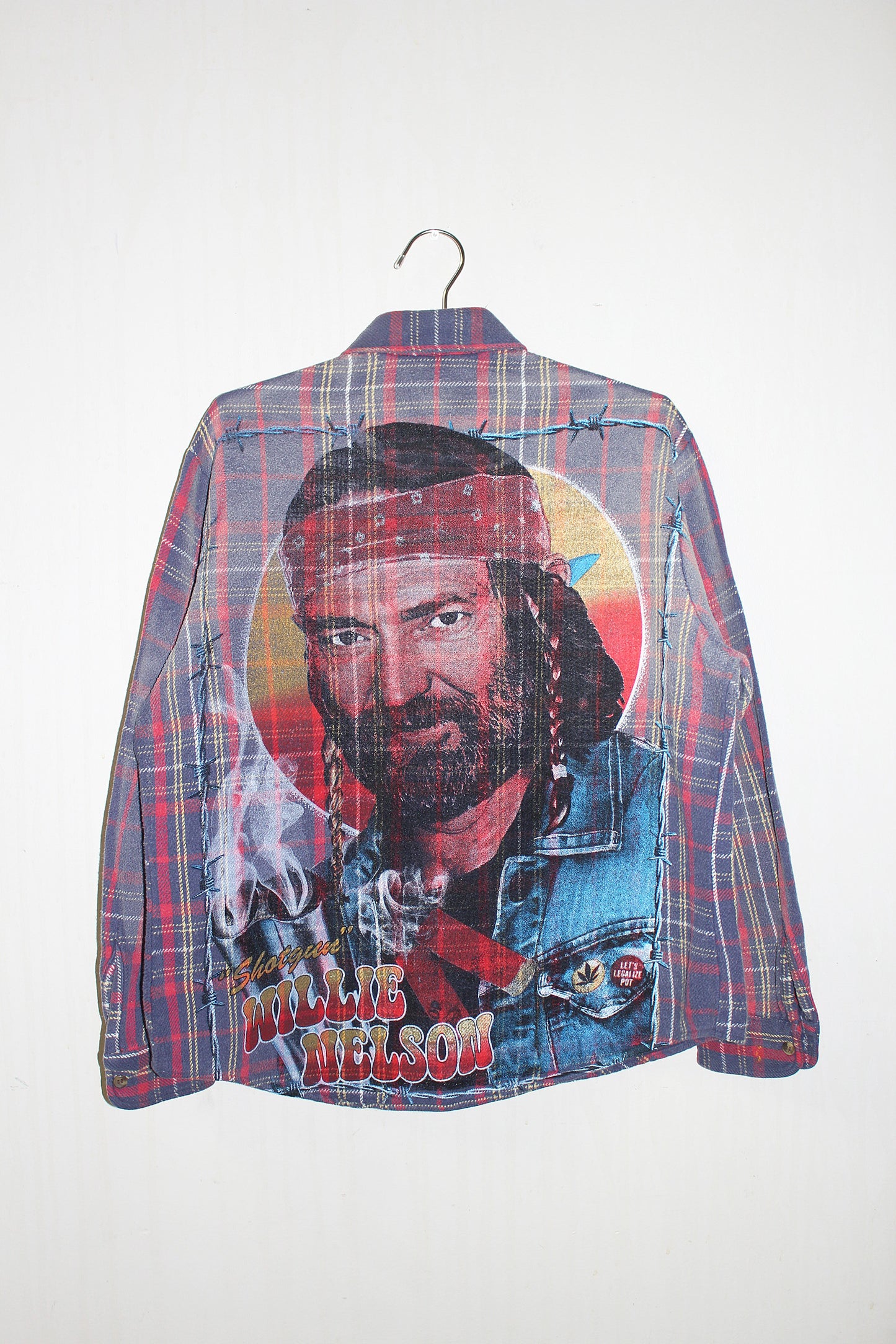 Willie Nelson on faded BIG MAC flannel (L)