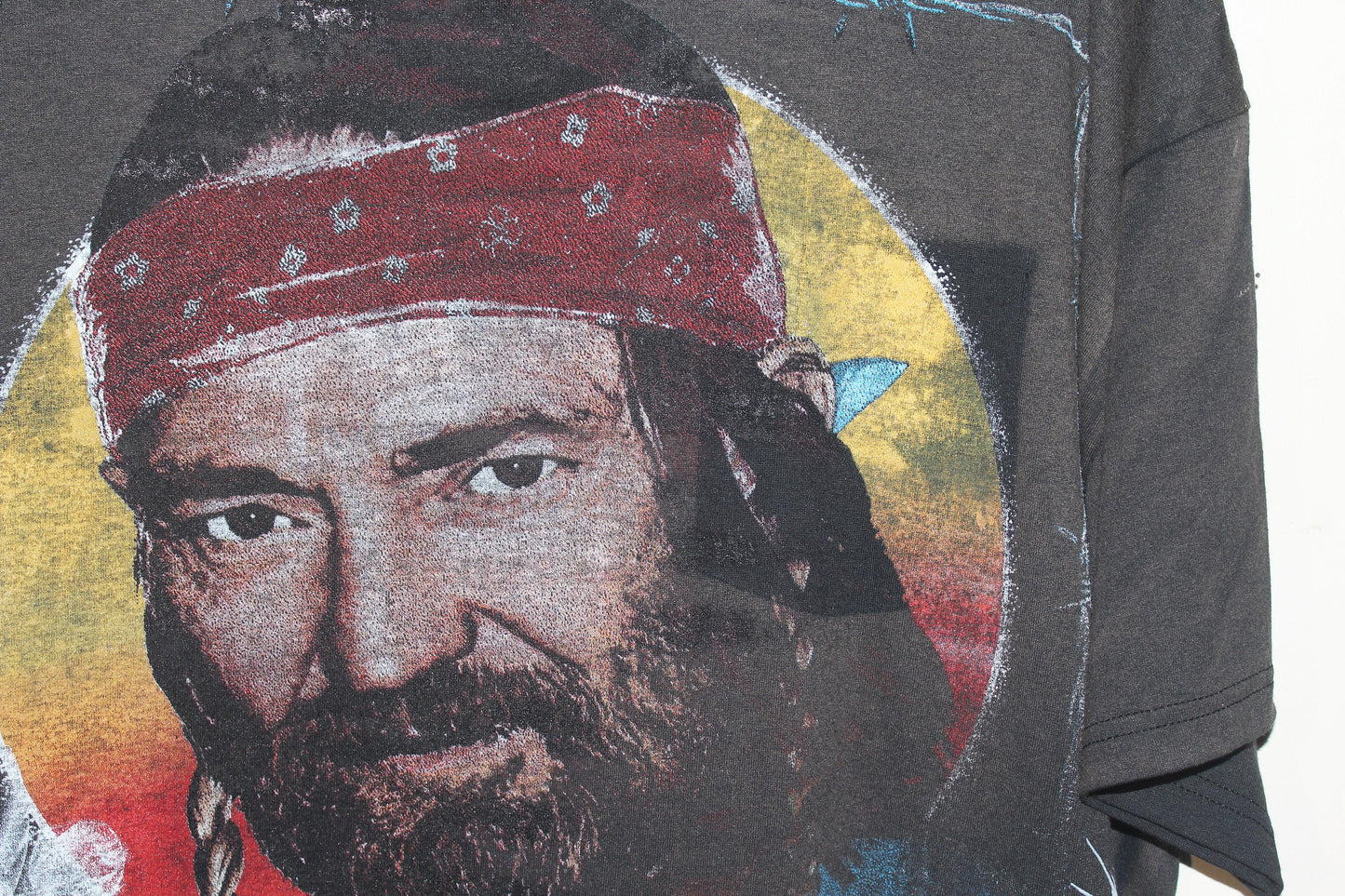 Distressed Willie Nelson on vintage Jerzees tee (XXL)