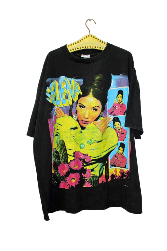 Faded Selena on 2nd hand vintage WCW blank Shirt (2X)