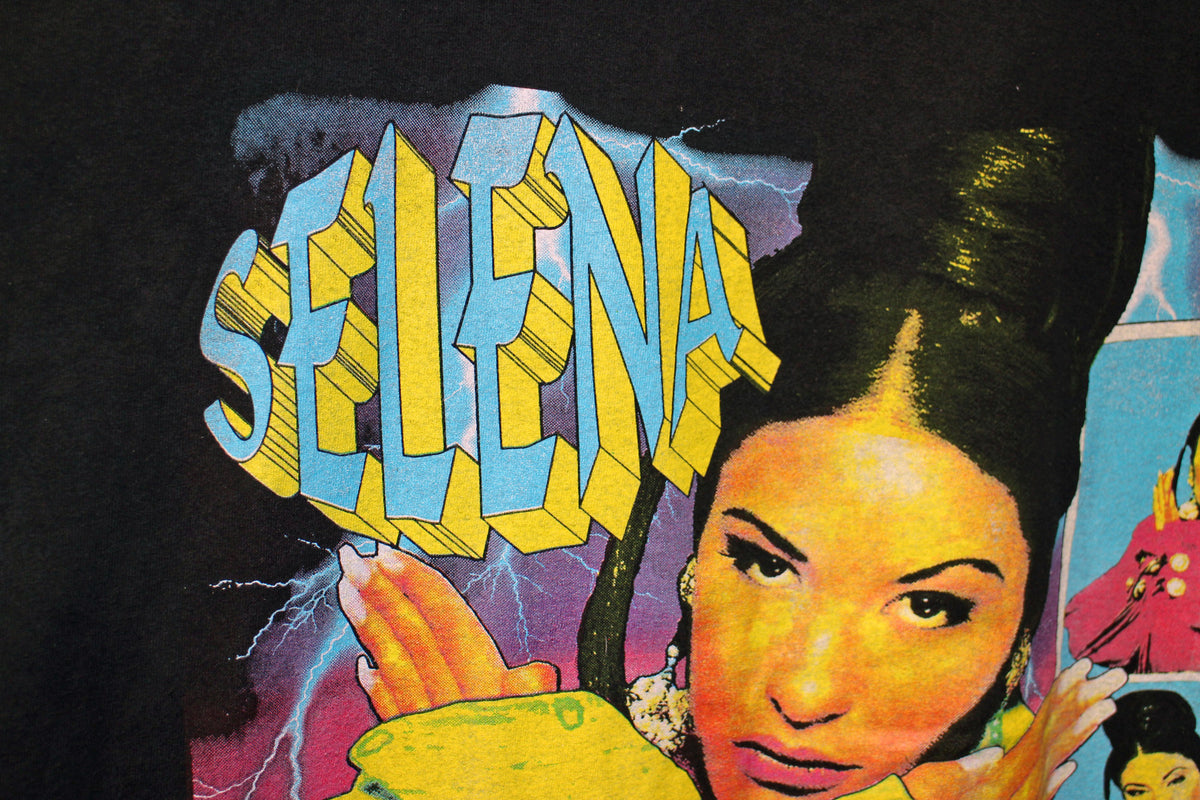 Faded Selena on 2nd hand vintage WCW blank Shirt (2X)