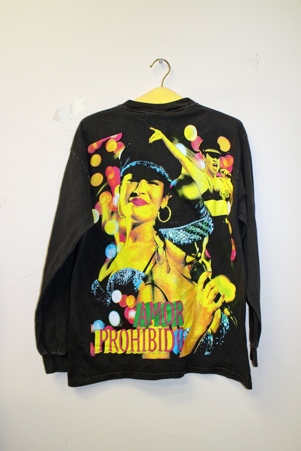Selena on vintage 90's era Hanes Beefy long sleeve shirt (M)
