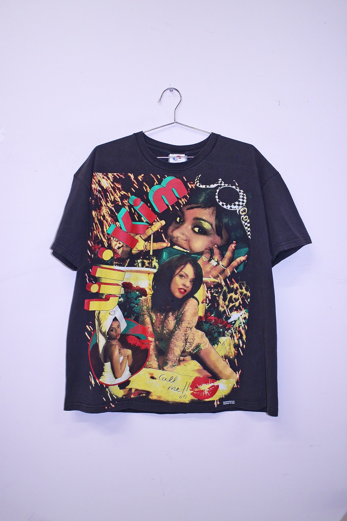 Lil Kim on vintage faded black LEE tee (XL)
