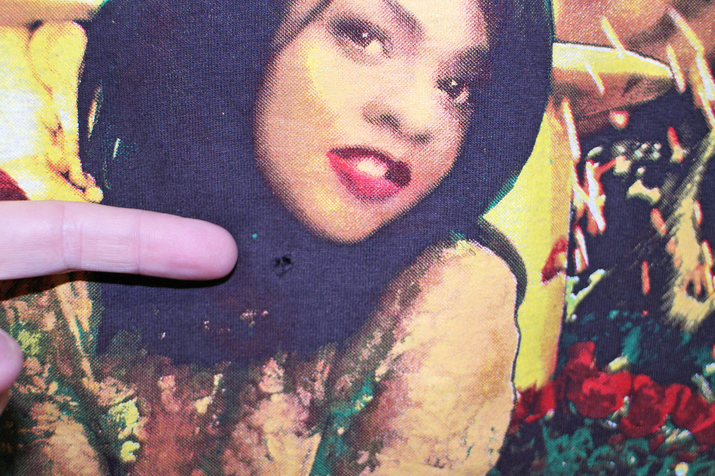Lil Kim on vintage faded black LEE tee (XL)