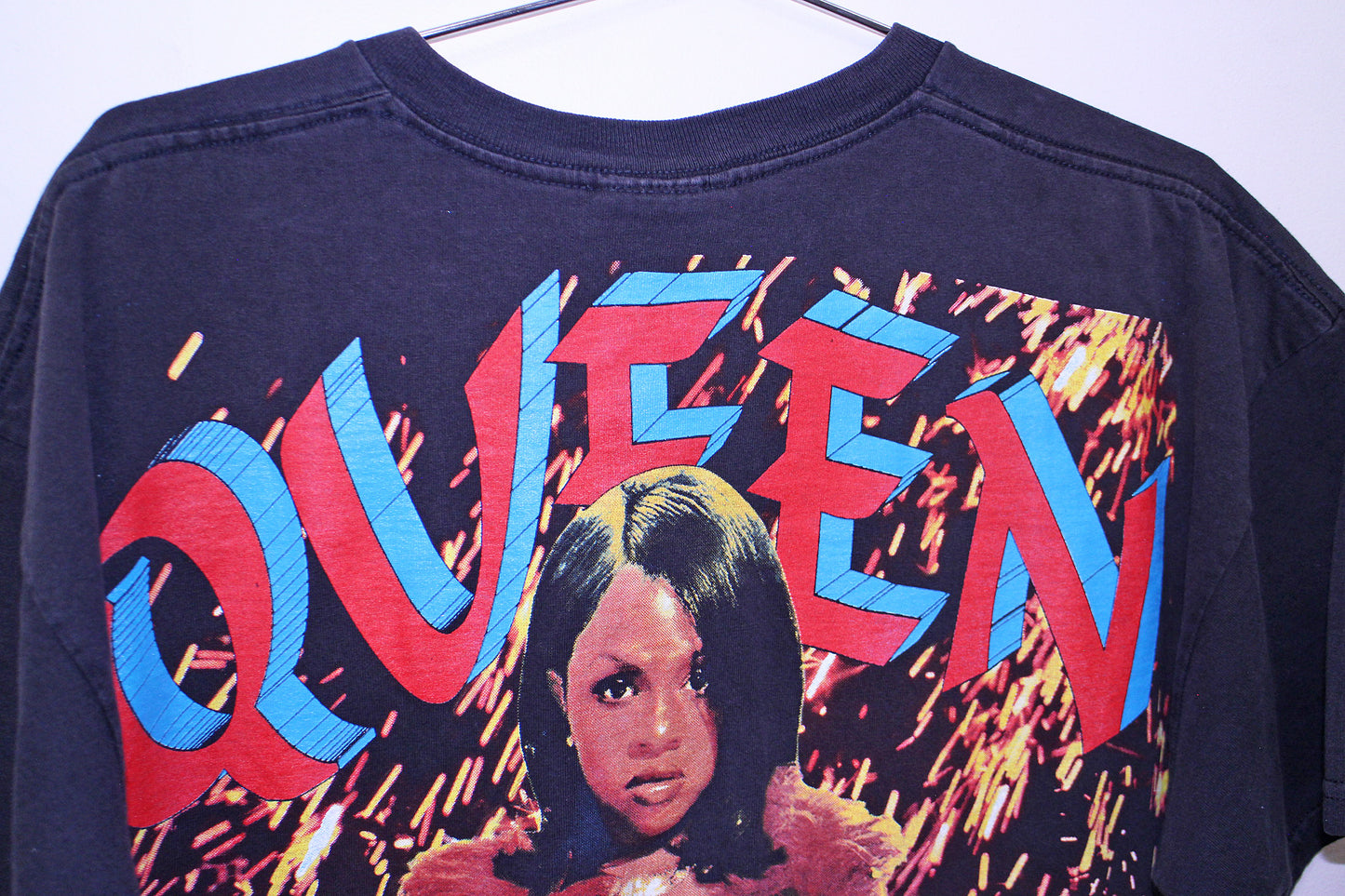 Lil Kim on vintage faded black LEE tee (XL)