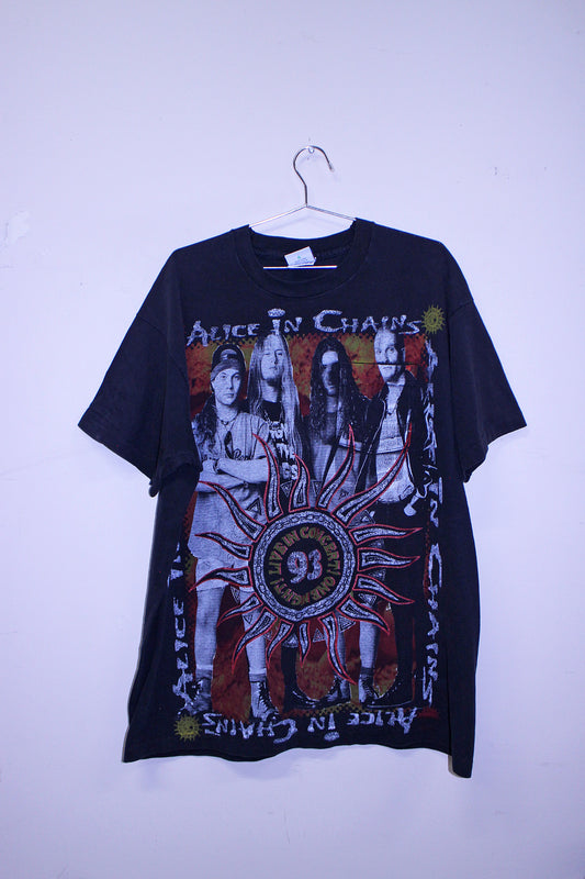 AIC on single stitch Trend basics Pocket Tee (XL-T)