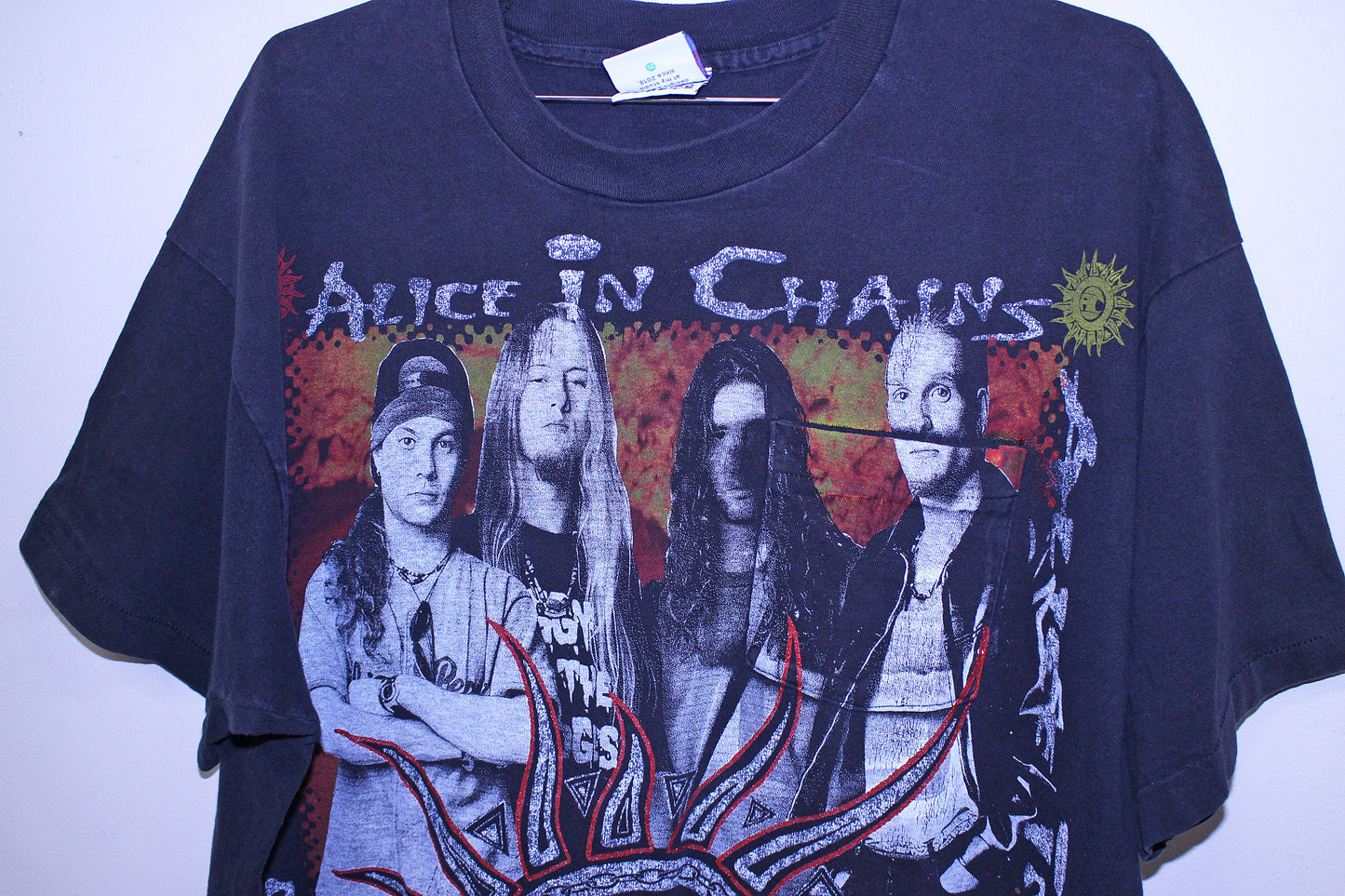 AIC on single stitch Trend basics Pocket Tee (XL-T)