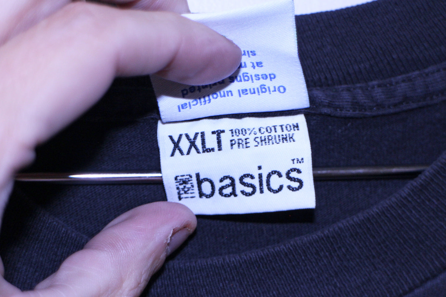 AIC on single stitch Trend basics Pocket Tee (XL-T)