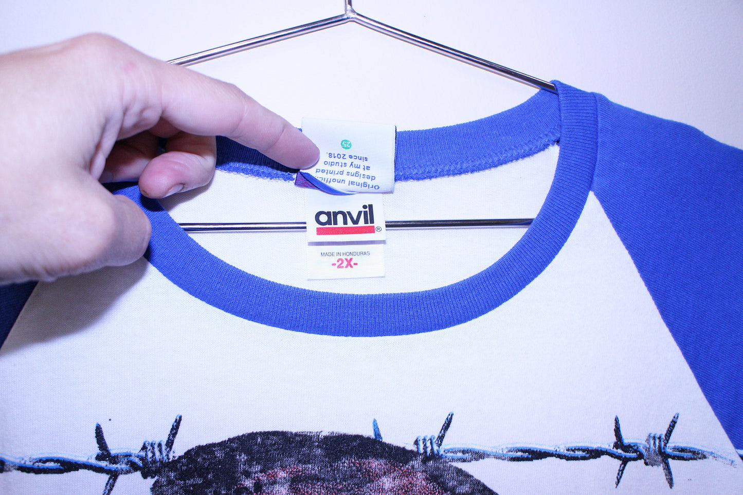 Willie on y2k Anvil Raglan (XXL)